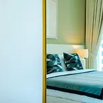 Sophisticated 1 Bed Suite In Dubai Marina